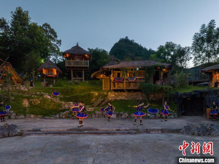 荔波最新新闻,荔波最新新闻报道,自然美景、文化传承与现代化步伐的完美结合,荔波最新新闻,自然美景与文化传承的完美结合,现代化步伐加速发展