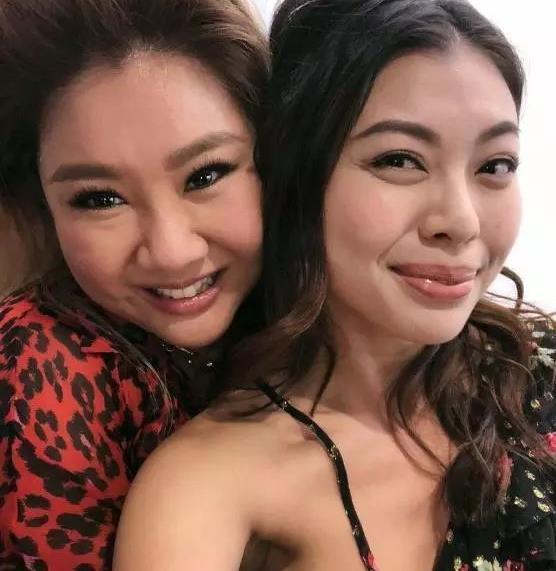 沈殿霞女儿最新照片,沈殿霞女儿的成长印记,最新照片展现的温暖瞬间,沈殿霞女儿的成长印记,最新照片展现的温暖瞬间与成长历程