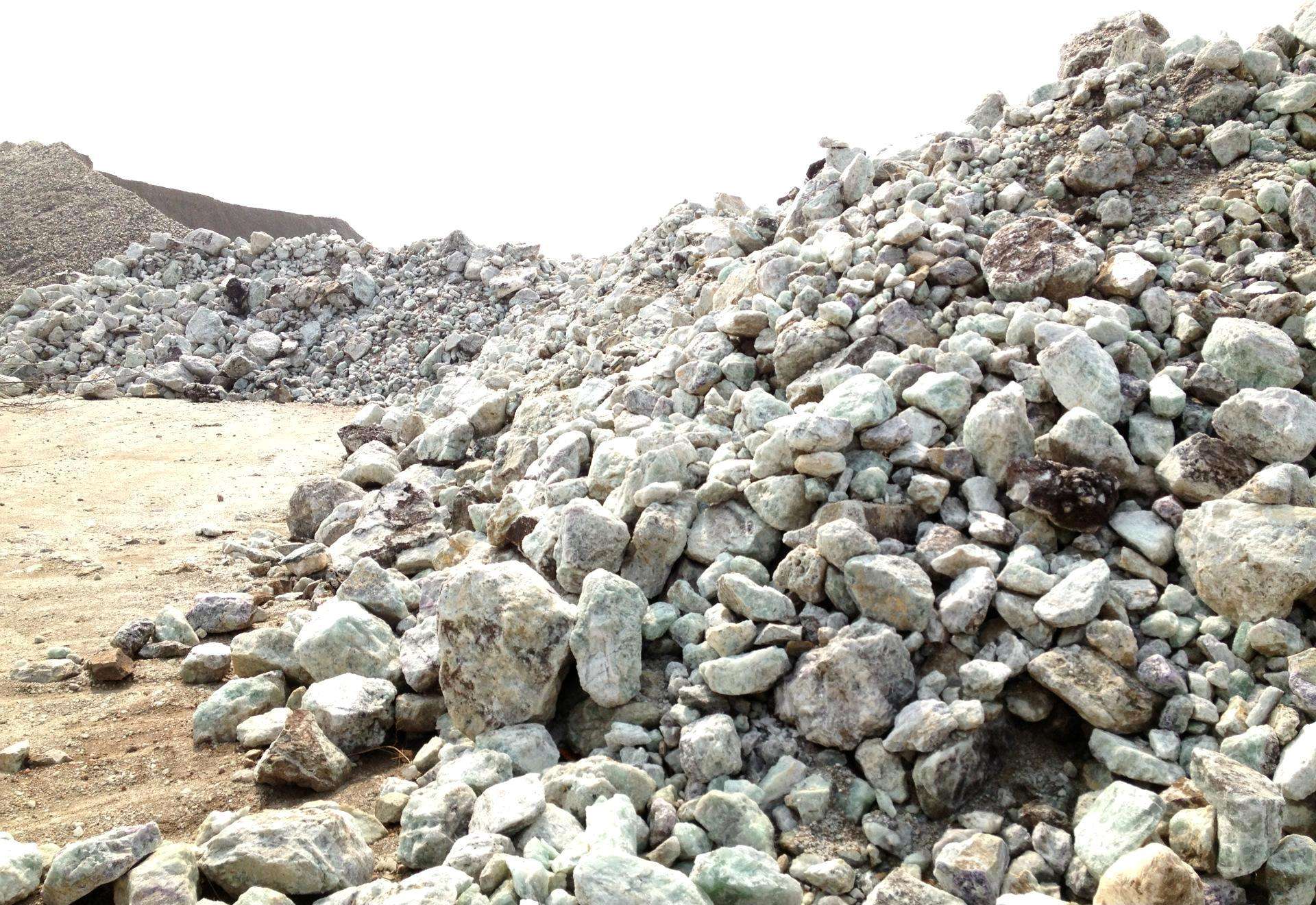 萤石矿最新价格,萤石矿最新价格动态及市场趋势分析,萤石矿最新价格动态、市场趋势分析与预测