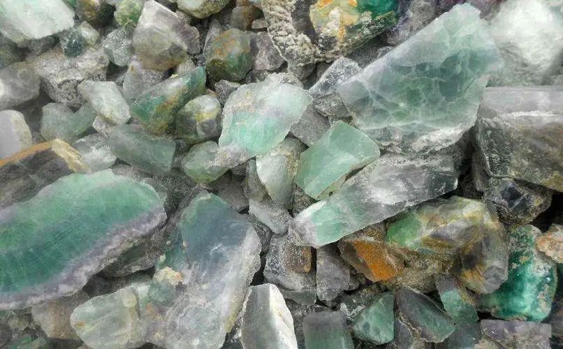 萤石矿最新价格,萤石矿最新价格动态及市场趋势分析,萤石矿最新价格动态、市场趋势分析与预测