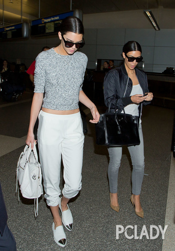 最新明星穿搭,最新明星穿搭,引领潮流风尚的时尚先锋,最新明星穿搭引领潮流风尚,时尚先锋大揭秘