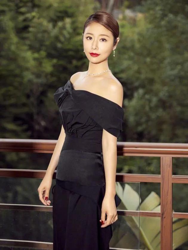 林心如最新照片2017,林心如最新照片2017,时光中的优雅与魅力,林心如最新照片曝光,时光雕琢下的优雅与魅力(2017)