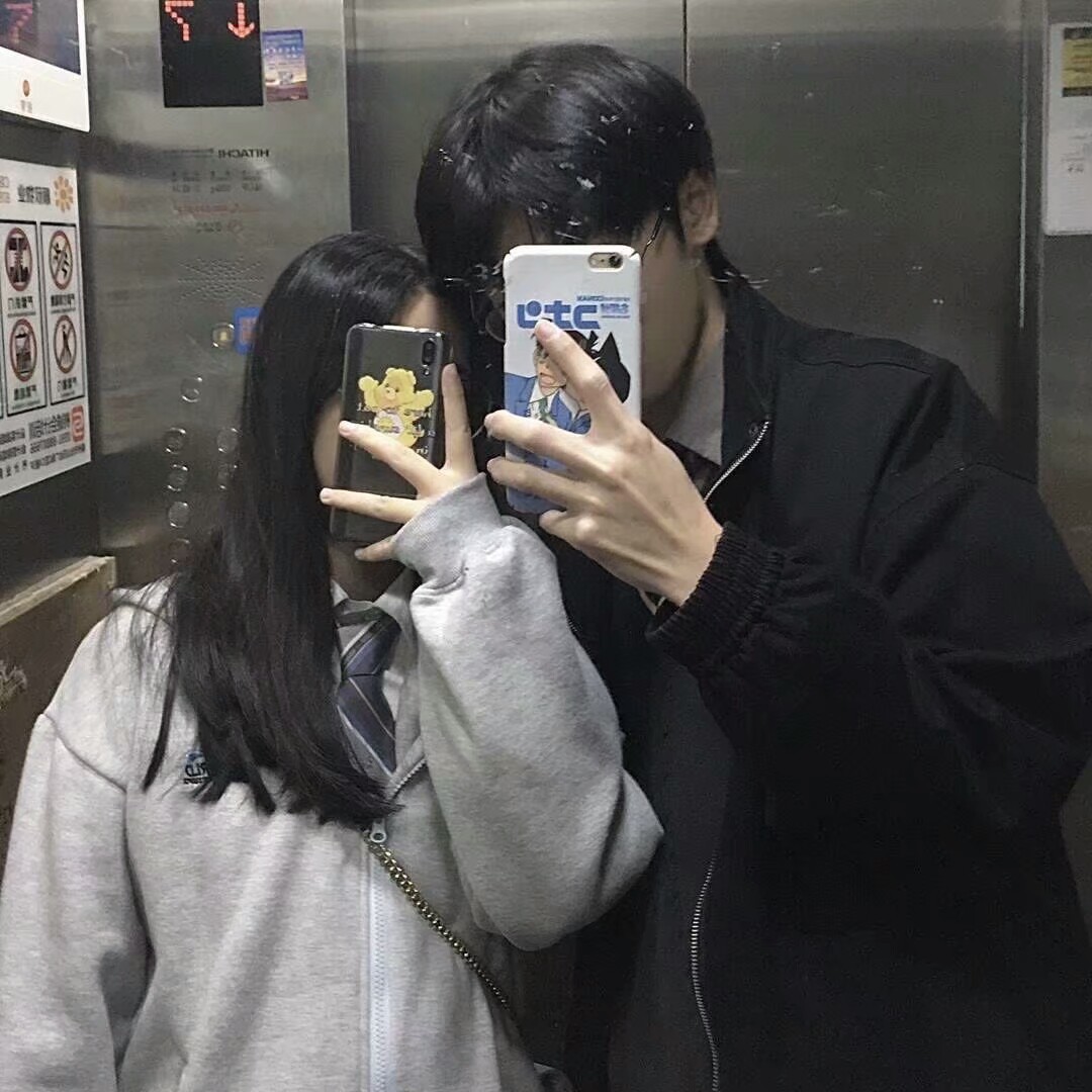 19年最新情侣头像,时光印记，最新情侣头像背后的甜蜜故事，时光印记下的甜蜜情侣头像背后的故事，情侣头像精选回顾（最新）