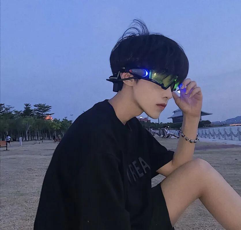 qq头像男生最新头像,QQ头像男生最新潮流，时尚与个性的完美结合，QQ男生头像潮流，时尚与个性的完美融合